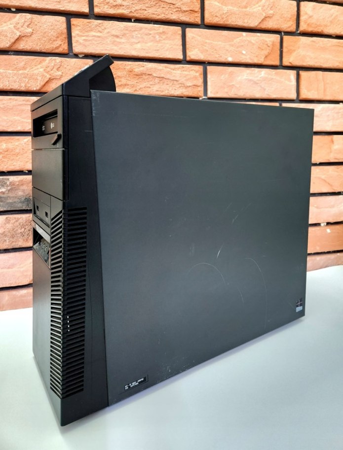 Lenovo ThinkCentre M83 TOWER Lenovo ThinkCentre M83 TOWER